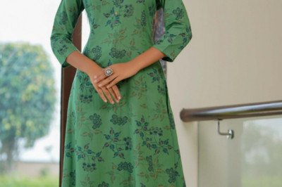 KURTIS IN A PROFESSIONAL ENVIRONMENT