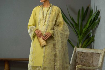Embroidered Lawn Dress Designs | Lawn Collection | Seran Clothing