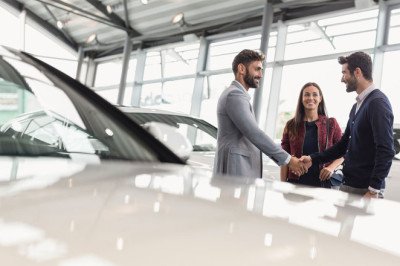What to Look For When Buying a Used Car From a Car Dealer?