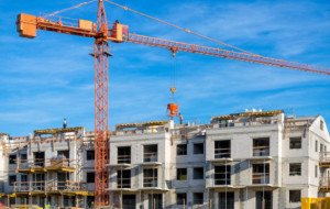 Flexible Crane Rental Is Supporting Saudi Arabia’s Complex Lifting Needs