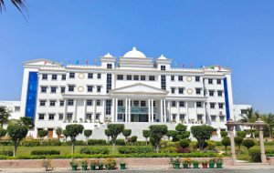 How Does the Best College in Sarnath, Varanasi Support Growth?